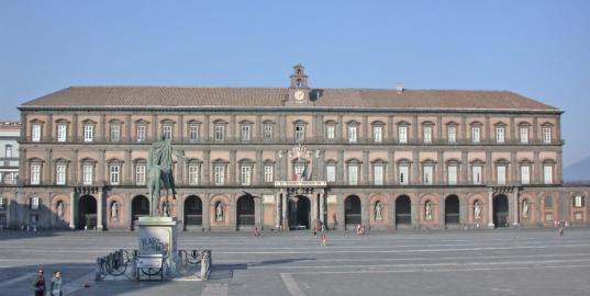 Palazzo Reale a Napoli, sede della Biblioteca Nazionale (dal sito Aici.it)